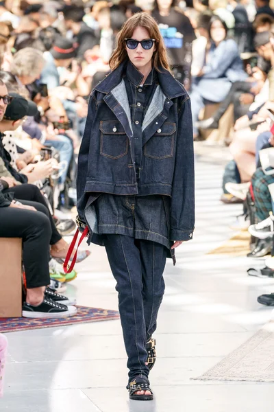 Look 28